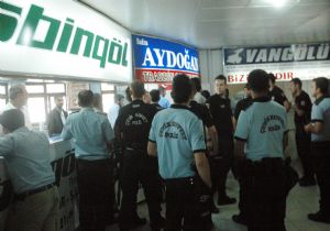 Polis, kavgayı büyümeden önledi